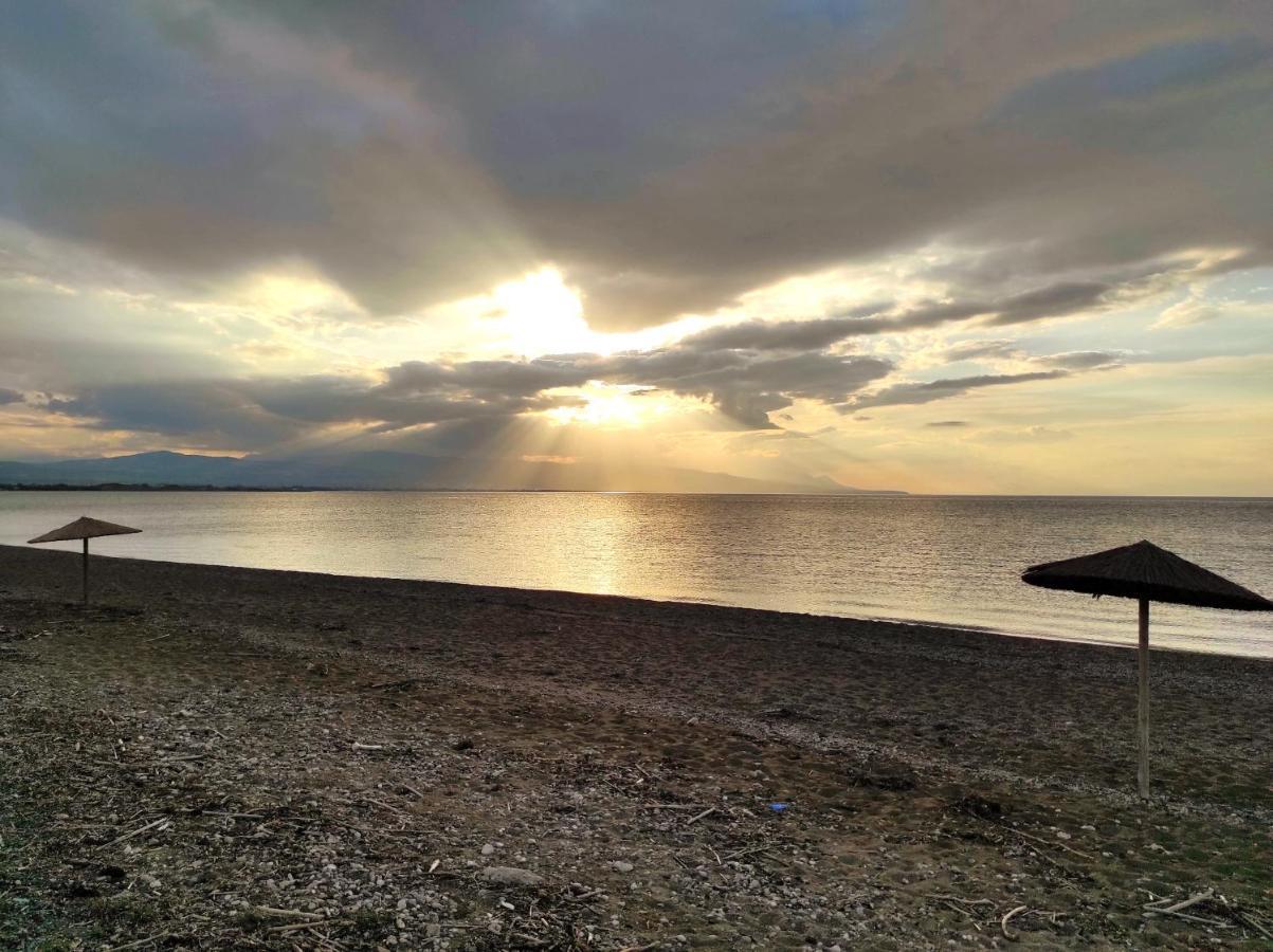 Sun, Sea, And Sand-Only 20 Footsteps To The Beach Corinth ภายนอก รูปภาพ